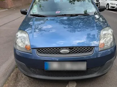 Gebraucht Ford Fiesta 60 PS (44 kW) 2005 Blau Kleinwagen