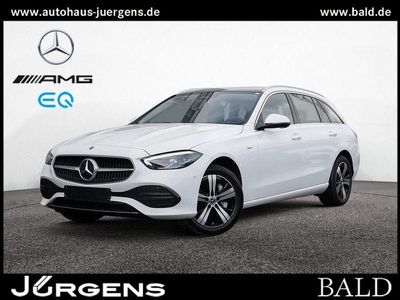 Weiß Gebraucht 2025 Mercedes C300e Avantgarde Limousine | 41.490 € (Guter Preis)