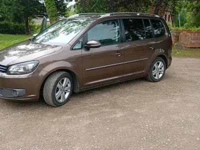 Gebraucht VW Touran 140 PS (102 kW) 2011 Braun Van / Kleinbus