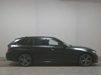 Gebraucht BMW 320 M Sport 190 PS (139 kW) 2023 Schwarz Kombi