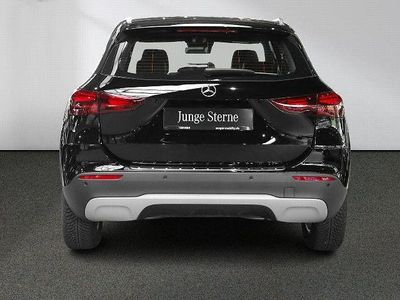 Gebraucht Mercedes GLA200 163 PS (119 kW) 2024 Unilack nachtschwarz SUV