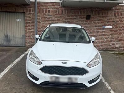 Gebraucht Ford Focus 120 PS (88 kW) 2016 Weiß Kombi