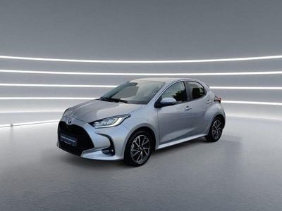 Silber Gebraucht 2023 Toyota Yaris Hybrid Comfort Limousine | 21.990 € (Fairer Preis)