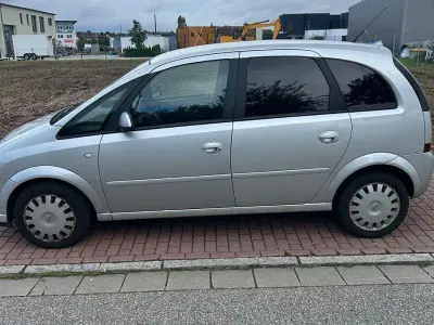 Gebraucht Opel Meriva Innovation 105 PS (77 kW) 2008 Silber Van / Kleinbus