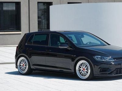 Schwarz Gebraucht 2017 VW Golf VII R Limousine | 37.900 €