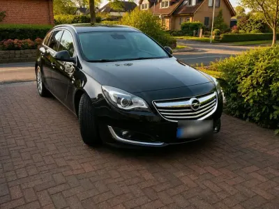 Gebraucht Opel Insignia Sport 160 PS (117 kW) 2013 Schwarz Kombi