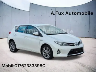 Gebraucht Toyota Auris Hybrid Edition 99 PS (72 kW) 2013 White pearl cs Limousine