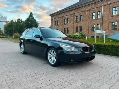 Gebraucht BMW 523 177 PS (130 kW) 2005 Schwarz Kombi