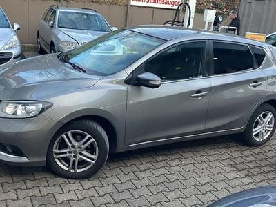 Gebraucht Nissan Pulsar 115 PS (84 kW) 2017 Andere farben Kleinwagen