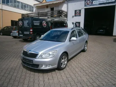 Gebraucht Skoda Octavia Ambiente 122 PS (89 kW) 2009 Silber Kombi