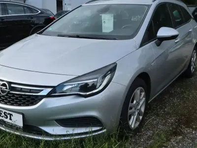 Gebraucht Opel Astra Edition 136 PS (100 kW) 2016 Grau Kombi