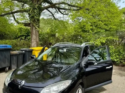 Gebraucht Renault Mégane GrandTour 130 PS (95 kW) 2011 Schwarz Kombi
