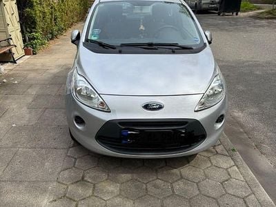 Begagnad Ford Ka Ambiente 69 HK (50 kW) 2014 Silver Halvkombi