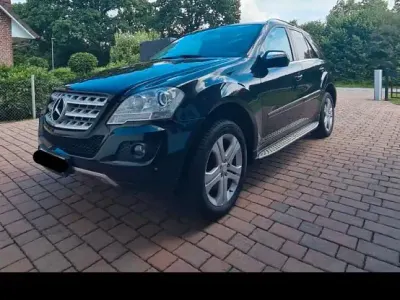 Gebraucht Mercedes ML280 239 PS (175 kW) 2009 Schwarz SUV