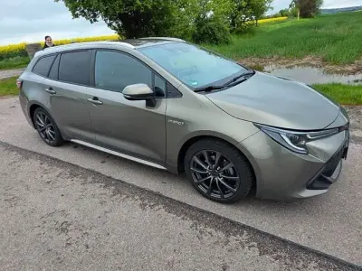 Używany Toyota Corolla Club 122 KM (89 kW) 2019 Brązowy Kombi