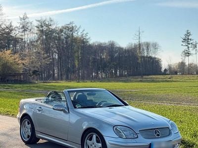 Gebraucht Mercedes SLK230 197 PS (144 kW) 2001 Silber Cabrio