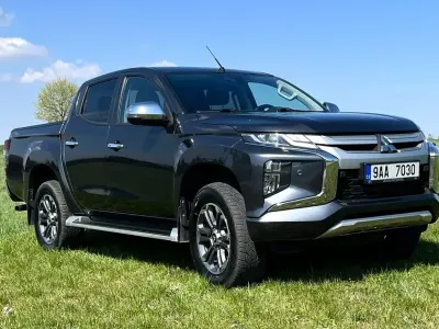 Gebraucht Mitsubishi L200 Instyle 173 PS (127 kW) 2021 Grau Pickup