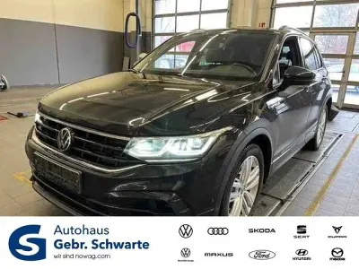Second-hand VW Tiguan Style 320 CP (235 kW) 2022 Negru SUV