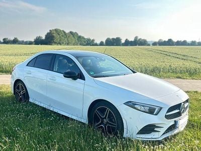 Gebraucht Mercedes A180 AMG line 136 PS (100 kW) 2020 Weiß Limousine