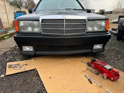 Usata Mercedes 190 109 CV (80 kW) 1990 Nero Berlina