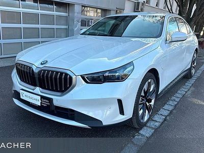 Second-hand BMW 530e Sport Line 299 CP (219 kW) 2024 Alb Berlinǎ