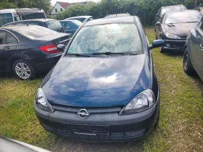 Używany Opel Corsa Sport 75 KM (55 kW) 2002 Niebieski Hatchback