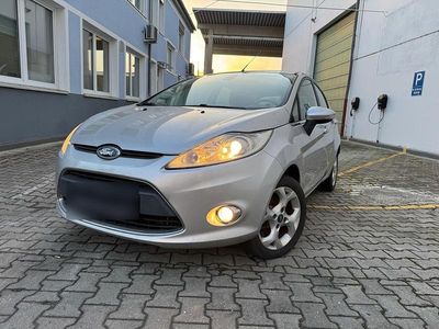 Gebraucht Ford Fiesta 81 PS (59 kW) 2011 Silber Kleinwagen