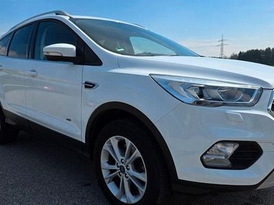 Gebraucht Ford Kuga Titanium 175 PS (128 kW) 2018 Weiß SUV