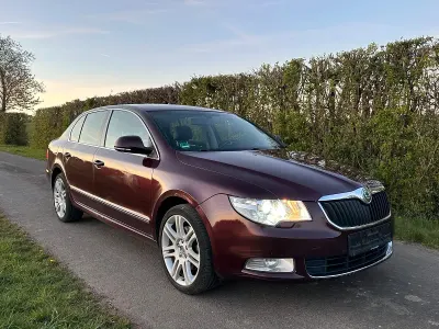 Gebraucht Skoda Superb 160 PS (117 kW) 2009 Rot Limousine