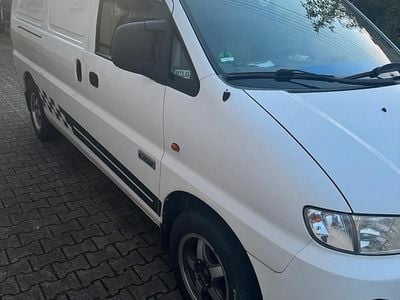 Hyundai H-1