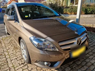 Używany Mercedes B200 156 KM (114 kW) 2012 Brązowy Minivan
