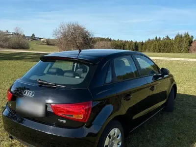 Gebraucht Audi A1 Sportback Attraction 86 PS (63 kW) 2015 Schwarz Kleinwagen