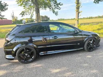 Gebraucht Opel Astra GTC OPC 250 PS (183 kW) 2006 Schwarz Coupé