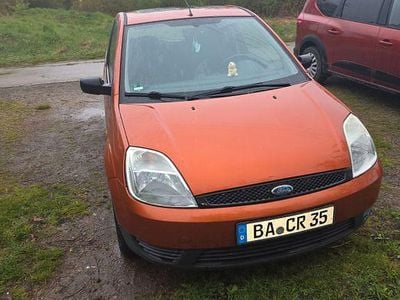 Second-hand Ford Fiesta 60 CP (44 kW) 2004 Portocaliu Hatchback
