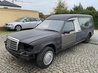 Gebraucht 1987 Mercedes E260 Limousine | 1.700 €