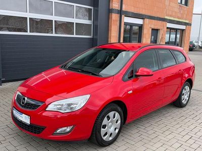 Gebraucht Opel Astra Selection 101 PS (74 kW) 2011 Rot Kombi