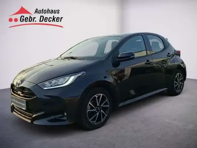 Gebraucht Toyota Yaris Hybrid Team 116 PS (85 kW) 2022 Mysticschwarz mica Kleinwagen