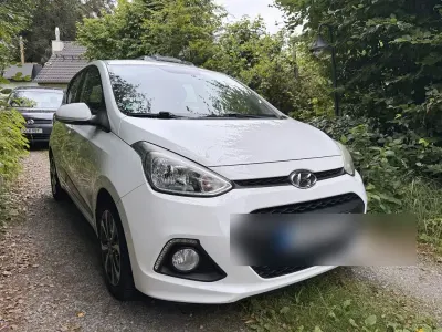 Gebraucht Hyundai i10 Style 87 PS (63 kW) 2015 Weiß Kleinwagen