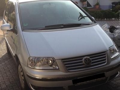 Gebraucht VW Sharan 131 PS (96 kW) 2005 Silber metallic Van / Kleinbus