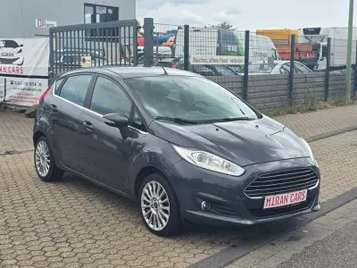 Gebraucht Ford Fiesta Titanium 101 PS (74 kW) 2013 Grau Limousine