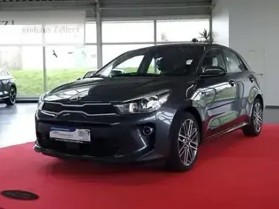 Usata Kia Rio 101 CV (74 kW) 2017 Grigio Berlina