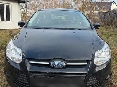 Schwarz Gebraucht 2014 Ford Focus Kombi | 1.999 € (Superpreis)