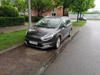 Używany Ford S-MAX Vignale 209 KM (153 kW) 2017 Szary Minivan