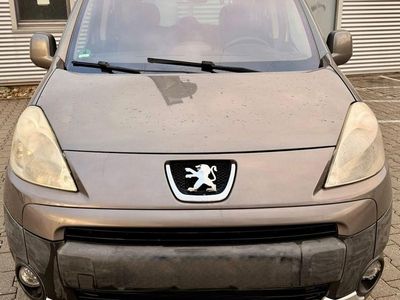 Gebraucht Peugeot Partner Tepee Family 109 PS (80 kW) 2009 Van / Kleinbus