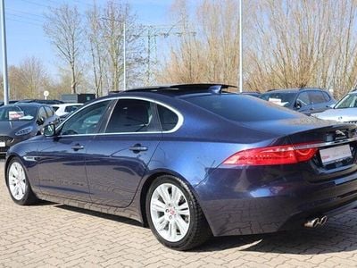 Gebraucht Jaguar XF Portfolio 179 PS (131 kW) 2017 Blau Limousine