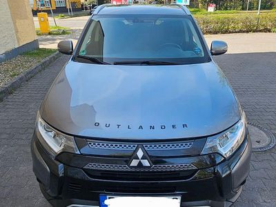 Usata Mitsubishi Outlander Diamant Edition 150 CV (110 kW) 2019 Grigio SUV