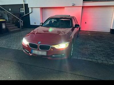 Gebraucht BMW 320 143 PS (105 kW) 2014 Rot Limousine