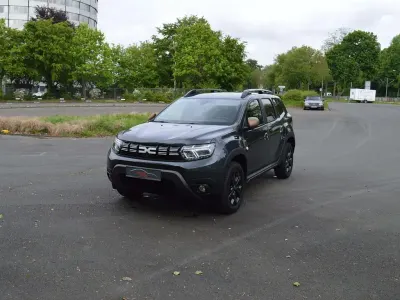 Używany Dacia Duster Extreme 150 KM (110 kW) 2023 Szary SUV