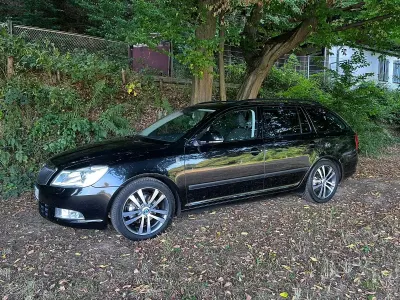 Gebraucht Skoda Octavia Family 122 PS (89 kW) 2012 Schwarz Kombi