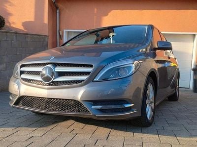Gebraucht Mercedes B200 Sport 156 PS (114 kW) 2014 Silber Van / Kleinbus